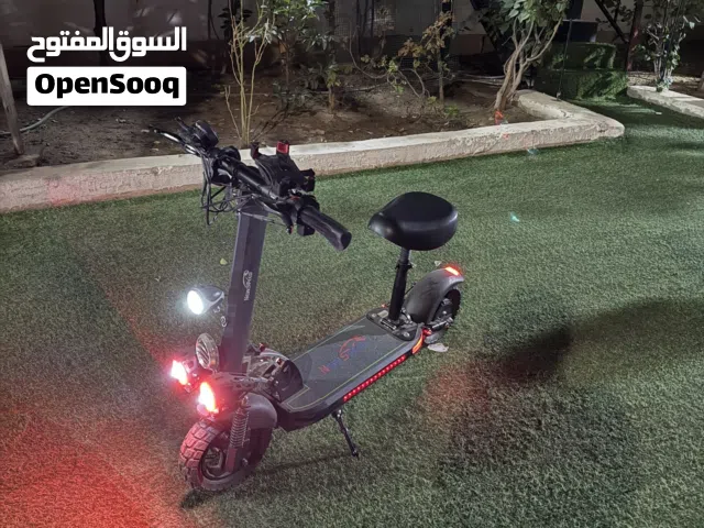 سكوتر كهربائي قوي