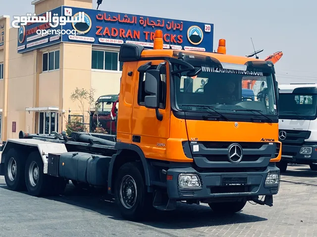 Mercedes Actros 3351 Hookloader Truck