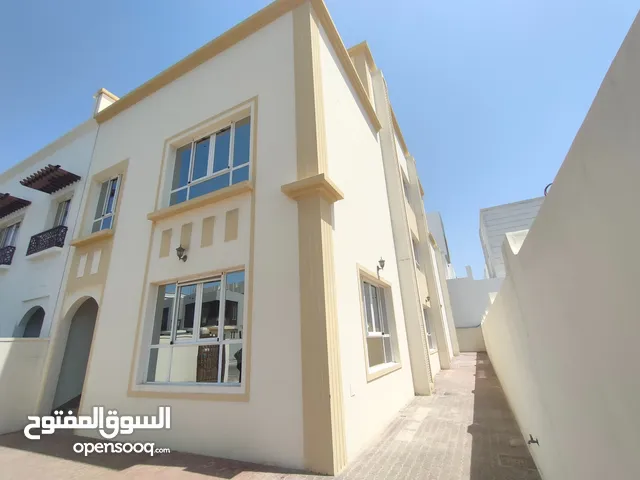 300m2 More than 6 bedrooms Villa for Sale in Muscat Al Khoud