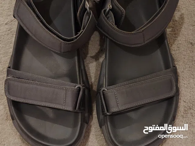 نعال Zara اصلي _لون رصاصي _نظيف جداً المقاس 40