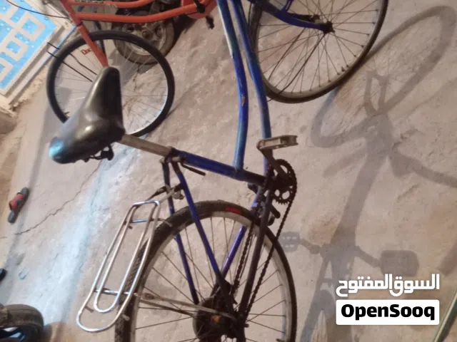 السلام عليكم بايسكلات عدد 2 للبيع واحد نضيف ويخبل وما ناقصة شي والثاني شويه تعبان اسعارهن مناسبة