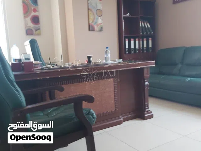 مكتب تجاري فاخر للبيع في شارع المدينة المنورة