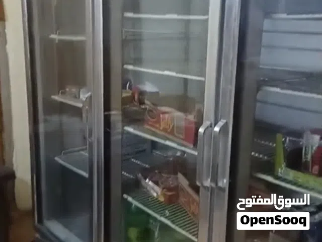 ثلاجة عرض ثلاث ابواب بحاله ممتازة جدا  السعر قابل للتفاوض