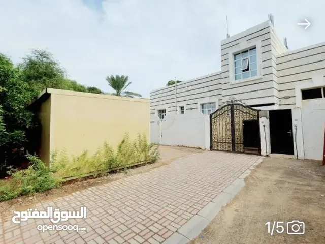 شقة 4 غرف 3 حمام  مجالس خارجيه وغرفه دريول مع الحمام مدخل خاص  حوش 3500  شهري