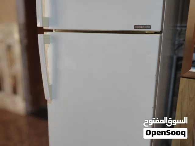 ثلاجه مستعمله بخاريه ومابيهه اي عطل