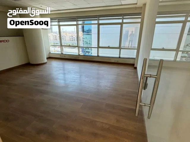 مكتب إداري للإيجار – شارع التسعين