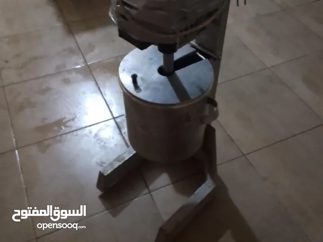 عدة مطعم فلافل وحمص للبيع بسعر حرق
