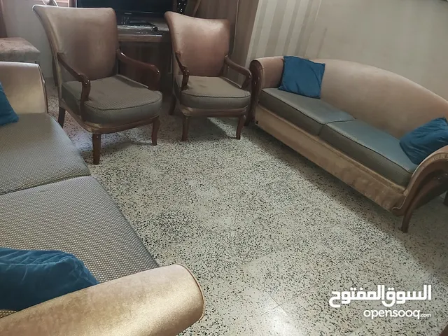 تخم صالون 10 مقاعد مستعمل بحالة جيدة جدا للبيع في بغداد
