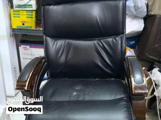 كرسي مكتب ثقيل