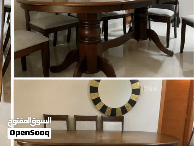 طاولة طاولة كبيرة كافية ل 6 اشخاص او اكثر