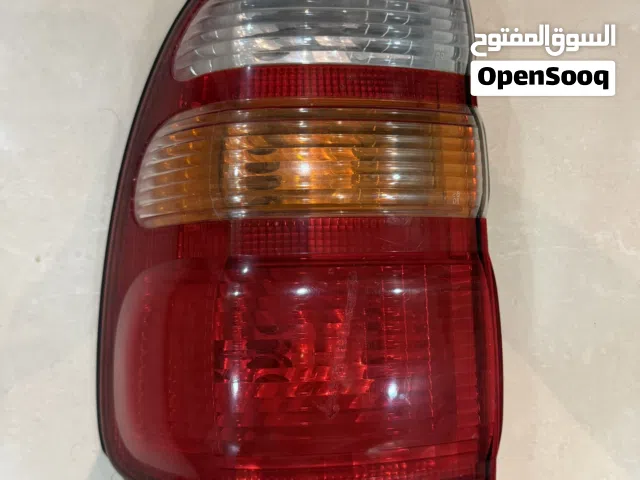 ليت خلفي لاندكروزر 2001 اصلي وكاله وتويوتا حهة اليسار