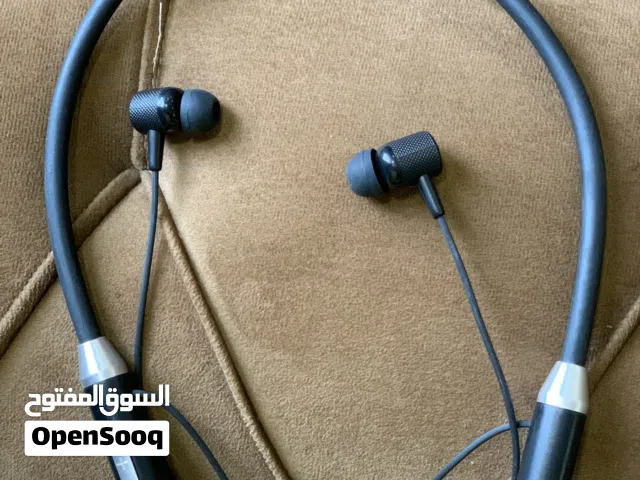 سماعة بلوتوث نظيفة