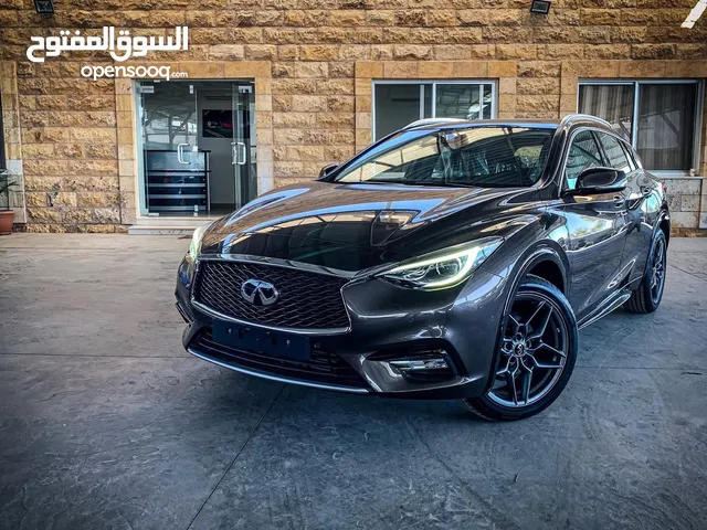 للبيع Infiniti Q30 موديل 2017