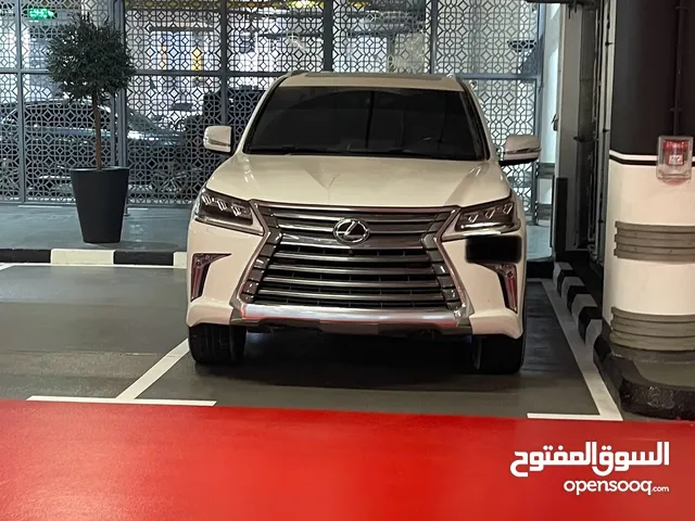 لكزس LX 570 بلاتينيوم موديل 2016 تشيكات الوكالة 205000 كم بحالة ممتازة لون أبيض مع داخلية عنابي