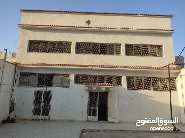 400 m2 More than 6 bedrooms Townhouse for Sale in Tripoli Souq Al-Juma'a