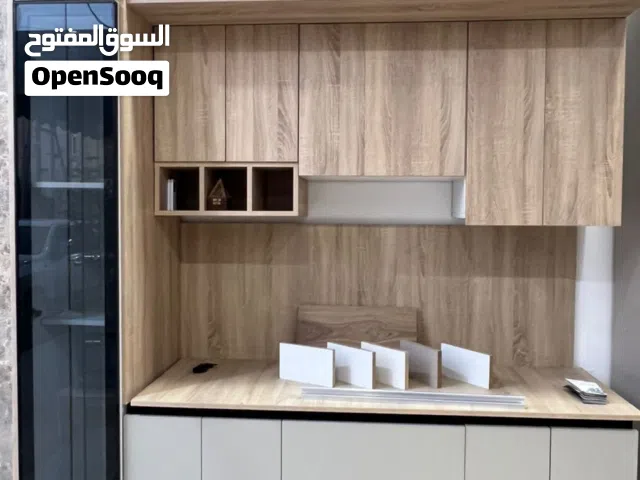 مطبخ خدمي ممتاز نظيف موجود في معرض مطابخ في زناتة القديمة