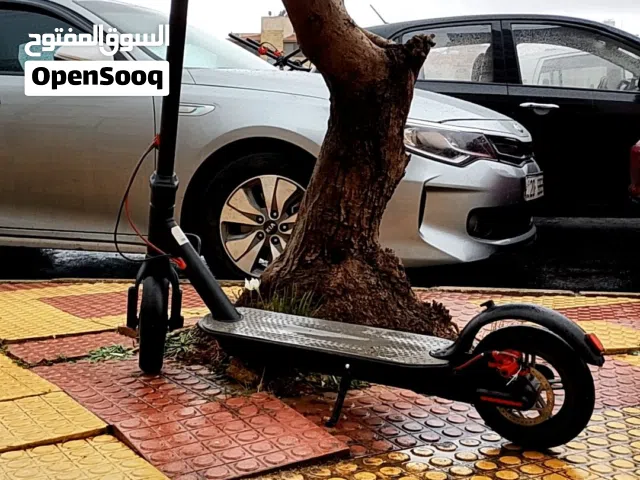 سكوتر كهربائي Lenzod للبيع ثلاث سرعات السرعة القصوى: 35 كم/س السرعة الفعلية: من 25 إلى 30