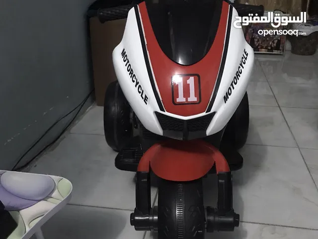 ماطور شحن وتشغيل موسيقى فيه بعمر من 5 سنوات وجديد غير مستعمل فقط بالبيت