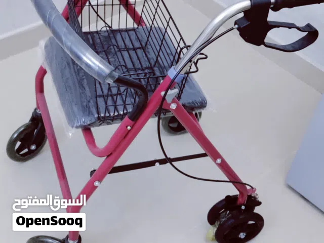 روليتور (Rollator)  مشاية عملية وحديثى تساعد على الحركة بسهولة لكبار السن