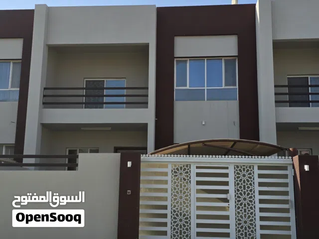 200 m2 4 Bedrooms Villa for Rent in Al Batinah Sohar