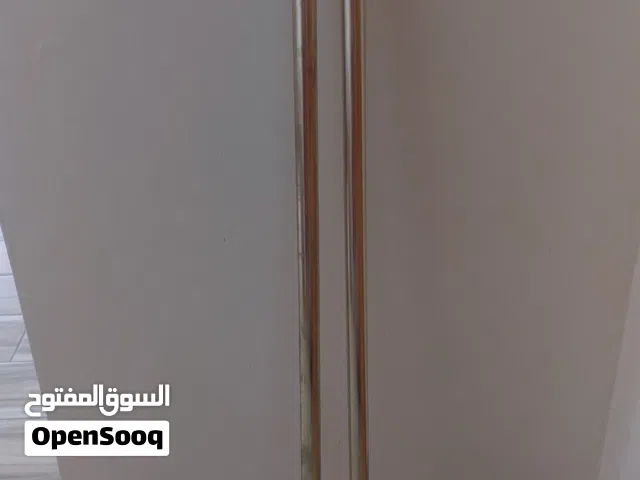 زوز حديد ستائر عل دهبي بحاله ممتازه