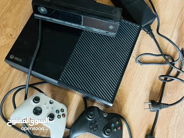 Xbox One with 2 controllers in Perfect condition