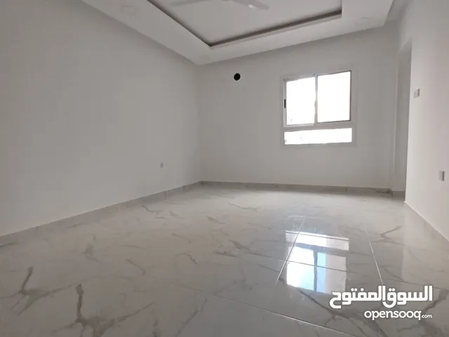 231m2 5 Bedrooms Apartments for Sale in Muharraq Hidd