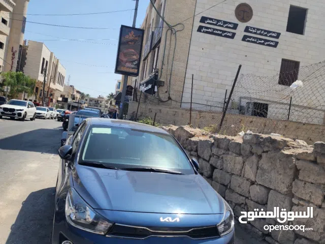 سياره اصل شركه ومعها كفاله3 سنوات