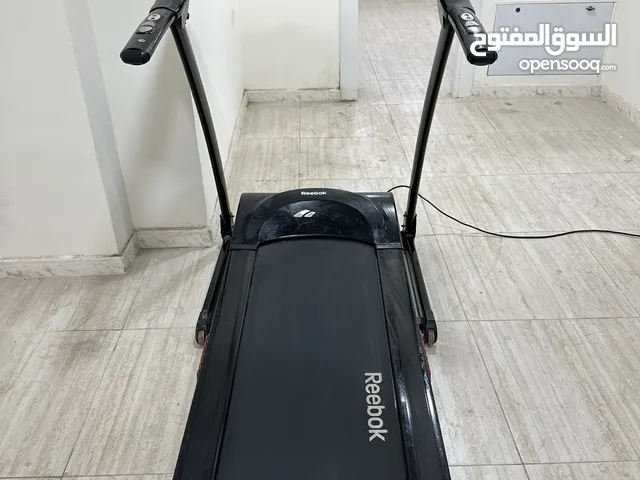 جهاز ركض رياضي ( Treadmill ) نوع Reebook ZR9 بحالة الوكالة للبيع وبسعر مناسب