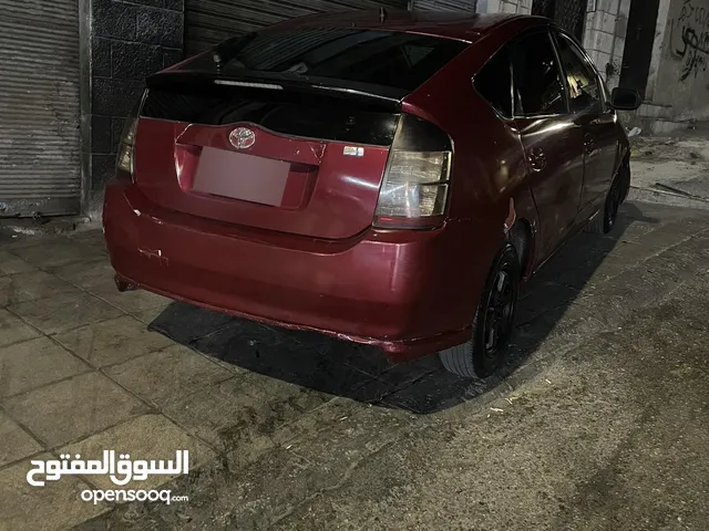 تويوتا بريوس بسعر حرق