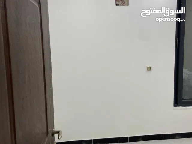 بيت للبيع موقع مميز مساحة 106 م حي الحمراء