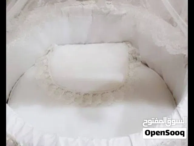 سرير اطفال مميز جدا شكل دائري غير عن المألوف استخدام شهر فقط