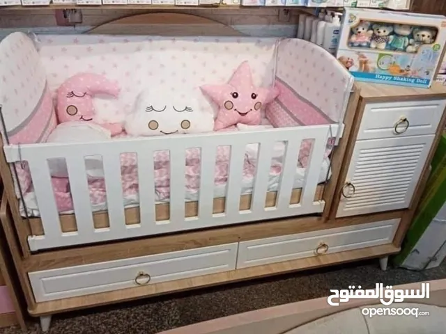 سرير طفل للبيع