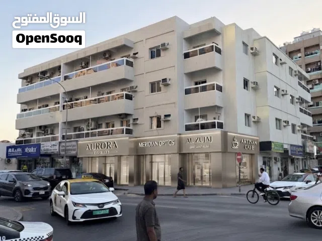 للبيع بناية مميزة قريب كورنيش عجمان زاوية على 3 شوارع