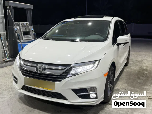 أوديسي تورينج 2018 نظيفه جدا سعر اقل من السوق