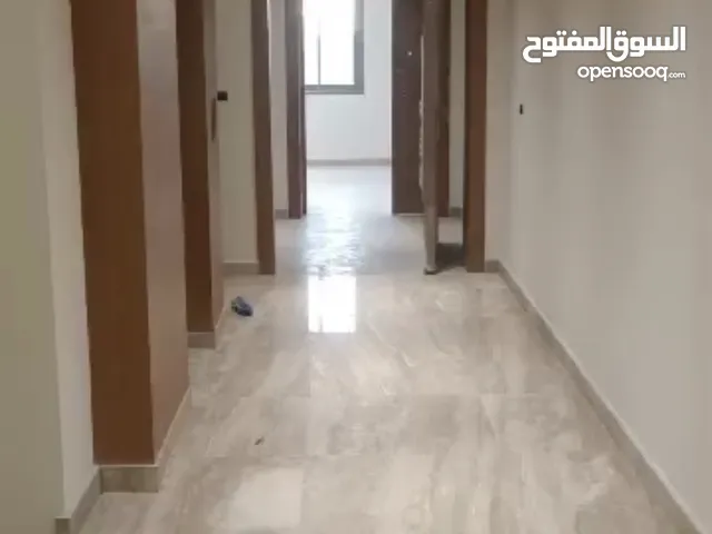 شقة تجارية مكتبية تشطيب جديد درجة اولي في زناتة الجديدة الرئيسي مبني خدمي متكامل بالمولد واسنسير