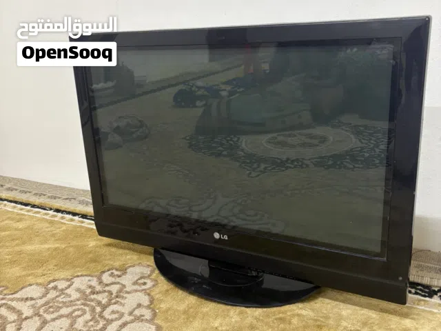 شاشه LGنظيفه امورها طيبه بسعر خيالي شوف الوصف