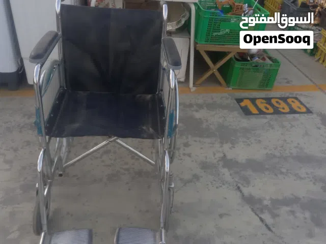 يوجد لدينا عربيه كبار السن بحاله جيده جدا للبيع