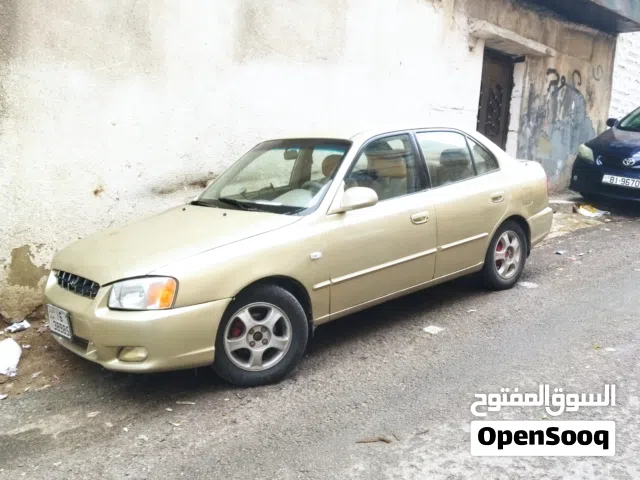 2000, هيونداي, فيرنا, Standard