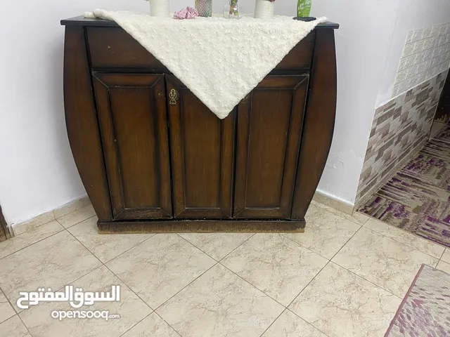 طاولة احذية