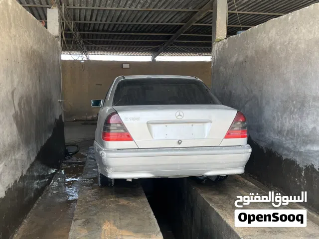 2000 مرسيدس بنز الفئة-C C 200