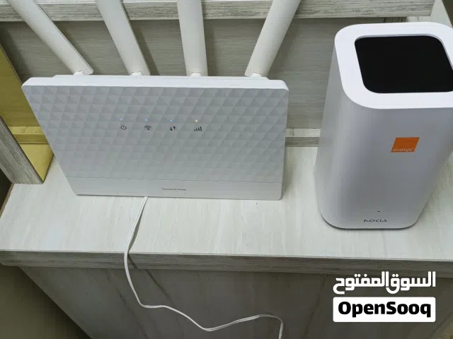 يوجد موسعات شبكه نوعيات مختلفه ونظام راوتر يعمل عمل موسع
