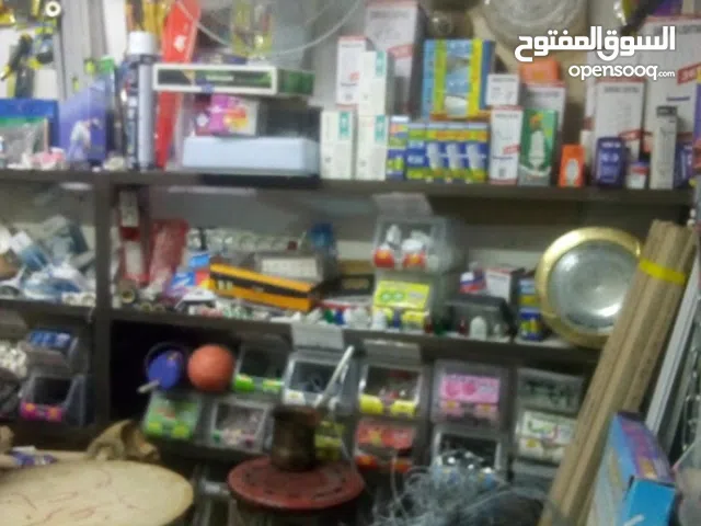 محل للضمان أو مطلوب شريك في محل مواد بناء قائم وتأجير عدد صناعية في شارع محمد احمد العوريفي