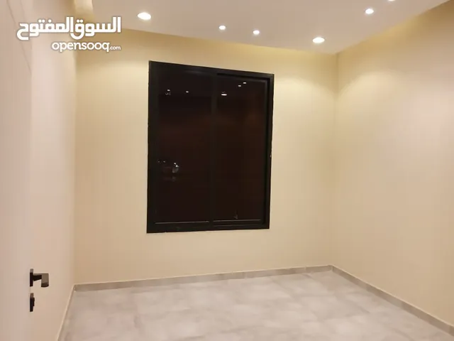 167 m2 2 Bedrooms Apartments for Rent in Al Riyadh Al Hamra