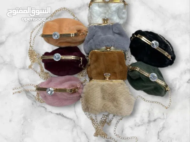 شنط يد بناتي فرو فخمه جداً 2026