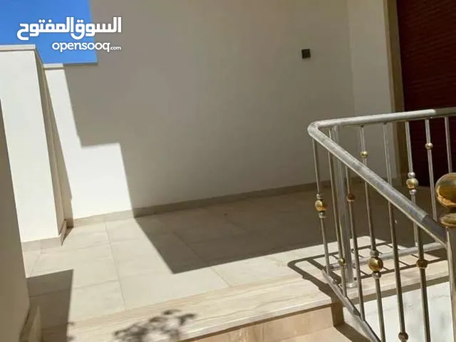 فيلا تجارية من دورين تصلح لشركات ولعيادات ف منطقه زناتة