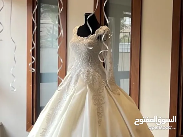 بدلة عروس راقية بأكمام شيفون