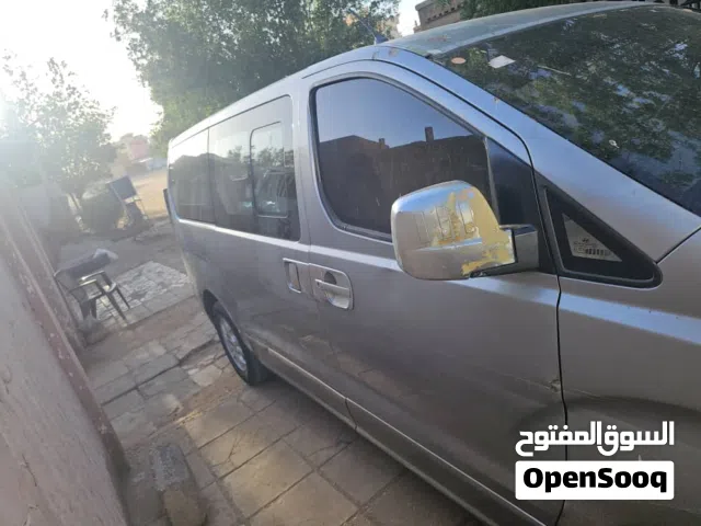 2014, هيونداي, H1, Standard