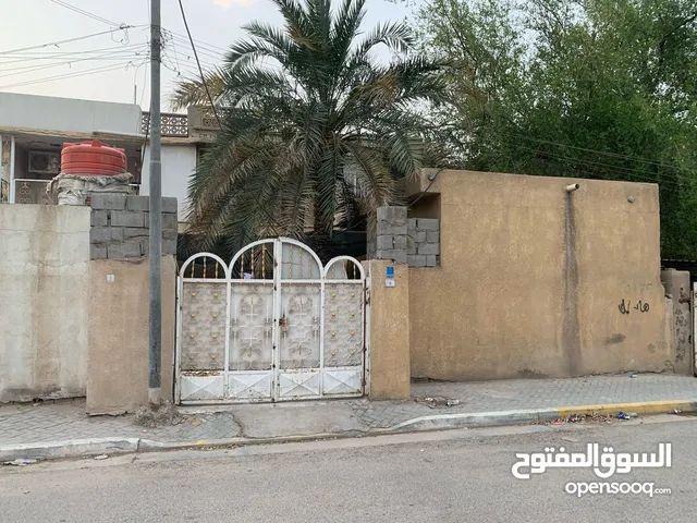 200 m2 5 Bedrooms Villa for Rent in Basra Khaleej