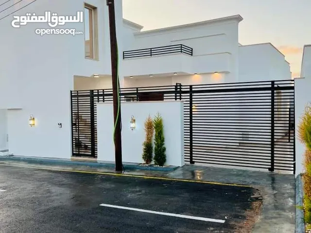 184 m2 3 Bedrooms Townhouse for Sale in Tripoli Ain Zara